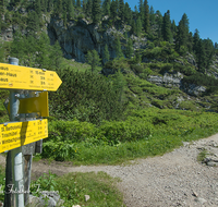 fileadmin/roha/images_galerie/orte_landschaft/Berchtesgaden/Nationalpark_Klausbachtal_Wimbachtal_-Klamm/BGD-NAT-FUNT-WEG-0001-D-roha-Berchtesgaden-Nationalpark-Steinernes-Meer-Wegweiser-Weg.png