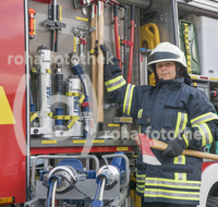 fileadmin/roha/images_galerie/Feuerwehr-Florianijuenger/FFW-TEI-FRAU-0011-D-roha-Feuerwehr-Teisendorf-Frau-Werkzeug_Kopie.jpg