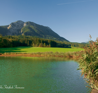 fileadmin/roha/images_galerie/orte_landschaft/Ruhpolding/RUH-FROSCHS-0003-D-roha-Ruhpolding-Froschsee-Wasser-Stimmung.png