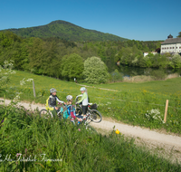 fileadmin/roha/images_galerie/Freizeit-Sport/Mountainbike-Radfahren/SPO-MOUN-ANG-0019-0854-D-roha-Sport-Mountainbike-Radfahren-Anger-Hoeglwoerth-See-Kloster.png