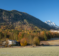 fileadmin/roha/images_galerie/orte_landschaft/Piding/PID-STAUFENECK-0070-D-roha-Piding-Staufeneck-Schloss-Hochstaufen-Herbst.png