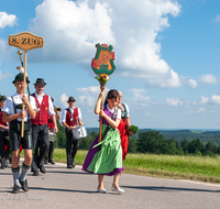 fileadmin/roha/images_galerie/orte_landschaft/Teisendorf/Weildorf/Weildorf-Trachtenfest/BR-TRACHT-FEST-WEIL-18062017-0942-01-D-roha-Brauchtum-Trachtenfest-Weildorf-Teisendorf.png