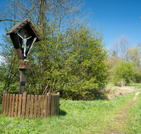 fileadmin/roha/images_galerie/kirche_religion/Teisendorf/KKKM-TEIS-WOERL-0013-D-roha-Wegkreuz-Teisendorf-Woerlach-Wege.png