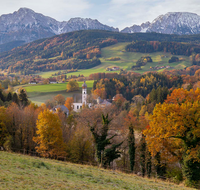 fileadmin/roha/Interessantes-in-Kurzform/ab-5-2023/AN-HOE-PAN-0094-1-D-M--roha-Anger-Hoeglwoerth-Herbst-Hochstaufen.png