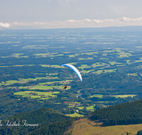 fileadmin/roha/images_galerie/orte_landschaft/Bergen/BERG-HOCHF-0008-D-roha-Bergen-Hochfelln-Panorama-Gleitschirm.png