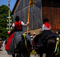 fileadmin/roha/images_galerie/brauchtum/Leonhardiritt/Holzhausen_01/Holzhausen-Ritt-2023/BR-PFRI-HOLZ-2023-1033-0-01-D-roha-Brauchtum-Leonhardiritt-Holzhausen-Teisendorf..png