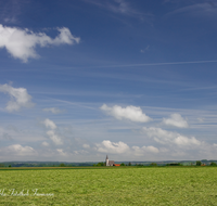 fileadmin/roha/images_galerie/orte_landschaft/Fridolfing/FRID-PIETL-0010-D-roha-Fridolfing-Pietling-Kirche.png