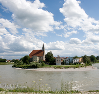 fileadmin/roha/images_galerie/orte_landschaft/Laufen/LAUF-SALZACH-0013-D-roha-Laufen-Salzach-Schleife-Stiftskirche-Steg.png