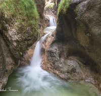 fileadmin/roha/images_galerie/orte_landschaft/Berchtesgaden/Marktschellenberg-Ettenberg/BGD-ALMB-KLAMM-0001-08-D-roha-Berchtesgaden-Almbachklamm-Untersberg-Wasser-Marktschellenberg.png