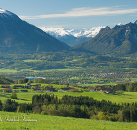 fileadmin/roha/images_galerie/orte_landschaft/Piding/LANDS-PID-0001-02-D-roha-Landschaft-Piding-Untersberg-Lattengebirge-Sechshoegl-Fruehling.png