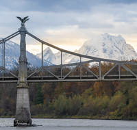 fileadmin/roha/images_galerie/orte_landschaft/Laufen/LAUF-BRUE-0030-D-roha-Laufen-Salzach-Stiftskirche-Bruecke-Fluss-Watzmann.png