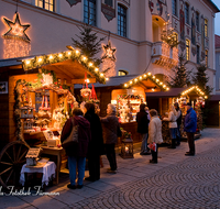 fileadmin/roha/images_galerie/brauchtum/Weihnachten/Christkindlmarkt-Bad-Reichenhall/BAD-REI-CHRIST-0009-D-roha-Bad-Reichenhall-Rathaus-Platz-Christkindlmarkt.png