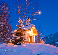 fileadmin/roha/images_galerie/orte_landschaft/Berchtesgaden/Kirchleitnkapelle/BGD-KIRCHL-KAP-0025-D-roha-Berchtesgaden-Kirchleitn-Kapelle-Winter-Schnee-Watzmann.png