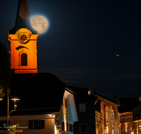 fileadmin/roha/images_galerie/stimmung-Sonne/MOND-VOLL-TEIS-0001-DSC2510-M-D-roha-Mond-Teisendorf-Kirchturm.png