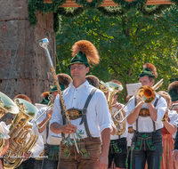 fileadmin/roha/images_galerie/orte_landschaft/Anger/Anger-Trachten-Musik-Fest/BR-FEST-ANG-MUS-TRACH-2018-08-19-1212-01-D-roha-Brauchtum-Fest-Anger-Trachtenverein-Musikkapelle-Festzug.png