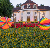 fileadmin/roha/images_galerie/orte_landschaft/Bad-Reich-Kurgarten-Beleuchtung/BAD-REI-KURGARBEL-2019-2109-01-D-roha-Bad-Reichenhall-Kurgarten-Beleuchtung-Lampion-Rotunde.png