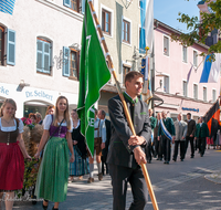 fileadmin/roha/images_galerie/brauchtum/Erntedank-Drischleg/BR-ERNTED-2016-1104-03-D-roha-Brauchtum-Erntedank-Teisendorf-Prozession-Marktstrasse.png