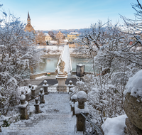 fileadmin/roha/images_galerie/orte_landschaft/Laufen/LAUF-STEG-0025-D-roha-Laufen-Salzach-Stiftskirche-Europa-Steg-Winter.png