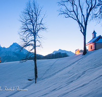 fileadmin/roha/images_galerie/kirche_religion/Berchtesgaden/BGD-KIRCHL-KAP-0022-D-roha-Berchtesgaden-Kirchleitn-Kapelle-Winter-Schnee-Watzmann.png