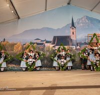 fileadmin/roha/Gautrachtenfest/Bilderglalerie/Gaufest-2023/Gauheimatabend/BR-GAUFEST-TEIS-2023-2-2216-2-D-roha-Tracht-Gaufest-Teisendorf.png