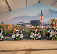 fileadmin/roha/Gautrachtenfest/Bilderglalerie/Gaufest-2023/Gauheimatabend/BR-GAUFEST-TEIS-2023-2-2216-2-D-roha-Tracht-Gaufest-Teisendorf.png