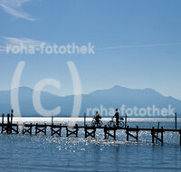 fileadmin/roha/images_galerie/orte_landschaft/Seeon-Seebruck/CHIE-STEG-0007-D-roha-Chiemsee-Steg-Malerwinkel-Montainbike-Stimmung-Gegenlicht.jpg