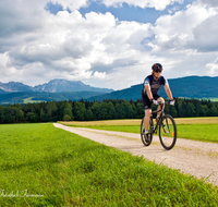 fileadmin/roha/images_galerie/Freizeit-Sport/Mountainbike-Radfahren/SPO-MOUN-TEIS-0012-D-roha-Sport-Mountainbike-Teisendorf-Hochstaufen-Zwiesel-Teisenberg-Feldweg.png