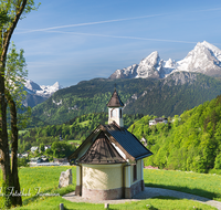 fileadmin/roha/images_galerie/orte_landschaft/Berchtesgaden/Kirchleitnkapelle/BGD-KIRCHL-KAP-0041-D-roha-Berchtesgaden-Kirchleitn-Kapelle-Fruehling-Watzmann.png