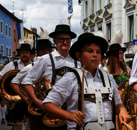 fileadmin/roha/images_galerie/orte_landschaft/Teisendorf/Gaufest-GauverbandI-Freitag14.-Sonntag23.Juli2023/BR-GAUFEST-TEIS-2023-3-1149-01-D-roha-Tracht-Gaufest-Teisendorf.png