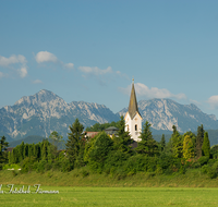 fileadmin/roha/images_galerie/orte_landschaft/Freilassing/FREIL-SALZB-0001-D-roha-Freilassing-Salzburghofen-Kirche-Hochstaufen-Zwiesel.png