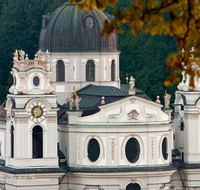 fileadmin/roha/images_galerie/orte_landschaft/Salzburg/Kolleg-Plain-Sebast-Franzis-Mich/SA-KOLL-KIR-0001-2-D-roha-Salzburg-Kollegienkirche-Kirchturm-Kuppel-Uhr.png