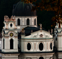 fileadmin/roha/images_galerie/orte_landschaft/Salzburg/Kolleg-Plain-Sebast-Franzis-Mich/SA-KOLL-KIR-0001-2-D-roha-Salzburg-Kollegienkirche-Kirchturm-Kuppel-Uhr.png