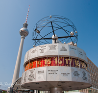 fileadmin/roha/images_galerie/orte_landschaft/Berlin/BERL-ALEX-PL-0001-D-roha-Berlin-Alexanderplatz-Urania-Weltzeituhr-Fernsehturm.png