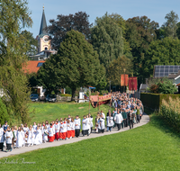 fileadmin/roha/images_galerie/brauchtum/Erntedank-Drischleg/BR-ERNTED-2016-1118-01-D-roha-Brauchtum-Erntedank-Teisendorf-Prozession.png