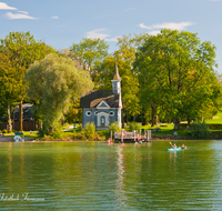 fileadmin/roha/images_galerie/orte_landschaft/Chiemsee/CHIE-HERR-SEEKAPELLE-0004-D-roha-Chiemsee-Herreninsel-Seekapelle-Heiligkreuz.png