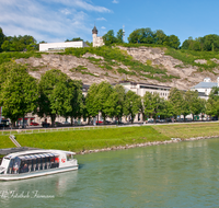 fileadmin/roha/images_galerie/orte_landschaft/Salzburg/SA-ALTST-0027-2-D-roha-Salzburg-Altstadt-Museum-Salzach.png