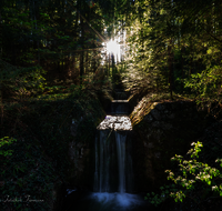 fileadmin/roha/images_galerie/stimmung-Sonne/WAS-WILDB-HOEGLW-0006-8-23-D-roha-Wasser-Bach-Hoeglwoerth-Sonne.png