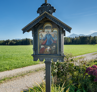 fileadmin/roha/images_galerie/kirche_religion/Tei-Wei-Rosenkranzweg/KKKM-TEI-WEI-ROS-06-0020-D-roha-Wegkreuz-Rosenkranz-Station-Teisendorf-Weildorf-Weg.png