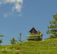 fileadmin/roha/images_galerie/orte_landschaft/Schleching/SCHLECH-OBER-BRU-ALM-0004-D-roha-Schleching-Oberauer-Brunst-Alm-Gipfelkreuz.png