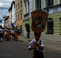 fileadmin/roha/images_galerie/orte_landschaft/Teisendorf/Gaufest-GauverbandI-Freitag14.-Sonntag23.Juli2023/BR-GAUFEST-TEIS-2023-3-1149-0-01-D-roha-Tracht-Gaufest-Teisendorf.png