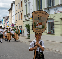 fileadmin/roha/images_galerie/orte_landschaft/Teisendorf/Gaufest-GauverbandI-Freitag14.-Sonntag23.Juli2023/BR-GAUFEST-TEIS-2023-3-1149-0-01-D-roha-Tracht-Gaufest-Teisendorf.png