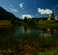 fileadmin/roha/images_galerie/orte_landschaft/Inzell/INZ-EINS-0012-D-roha-Inzell-Einsiedl-Weiher-Kirche.png