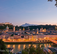 fileadmin/roha/images_galerie/orte_landschaft/Salzburg/Nacht-Salzburg/SA-ALTST-NACHT-0007-2-D-roha-Salzburg-Altstadt-Nacht-Panorama-Salzach-Dom-Festung-Kollegienkirche-Untersberg.png