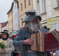 fileadmin/roha/images_galerie/brauchtum/Fasching/BR-FASCHI-2018-1619-01-D-roha-Brauchtum-Fasching-Zug-Teisendorf-Marktstrasse.png