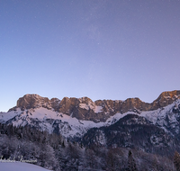 fileadmin/roha/images_galerie/orte_landschaft/Berchtesgaden/Marktschellenberg-Ettenberg/LANDS-HIM-NA-STE-ETT-1806-D-roha-Landschaft-Himmel-Nacht-Sterne-Ettenberg-Winter-Untersberg.png