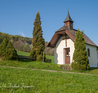 fileadmin/roha/images_galerie/kirche_religion/Oberteisendorf/KKKM-TEIS-OBERT-TALH-0011-D-roha-Kapelle-Oberteisendorf-Thalhausen.png