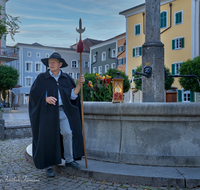 fileadmin/roha/images_galerie/orte_landschaft/Laufen/LAUF-NACHTW-01-2011-D-M-roha-Laufen-Nachtwaechter-Brunnen-Marienplatz.png