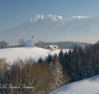 fileadmin/roha/images_galerie/orte_landschaft/Piding/PID-NEUBICH-WI-0001-D-roha-Piding-Neubichler-Alm-Johannishoegl-Untersberg-Winter-Schnee.png