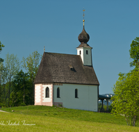 fileadmin/roha/images_galerie/kirche_religion/Siegsdorf/SIE-ST-JOH-0002-D-roha-Siegsdorf-St-Johann-Kirche-Zwiebelturm.png