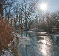 fileadmin/roha/images_galerie/Winter/STIM-TEI-SUR-WI-0001-5-D-roha-Teisendorf-Winter-Sur-Stimmung-Sonnenaufgang.png